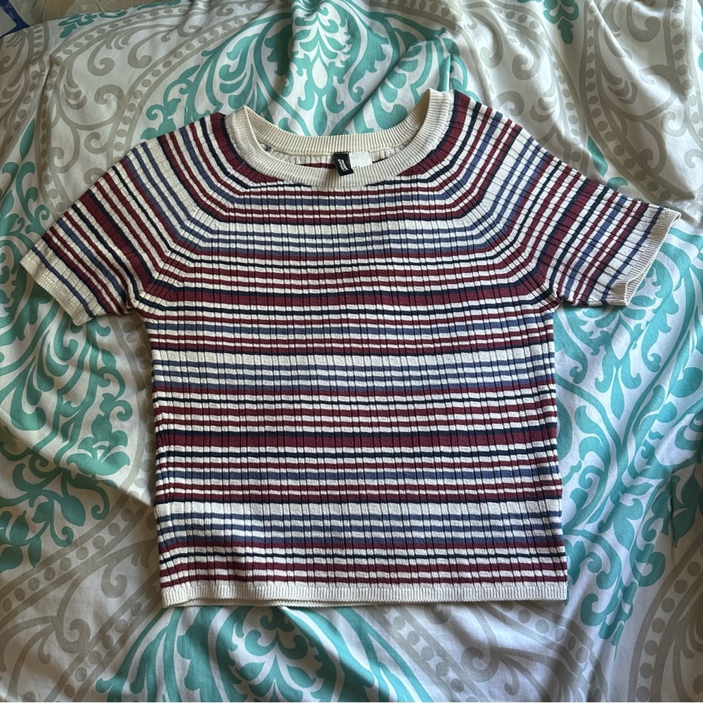 H&M Multicolor Striped juniors tee size small